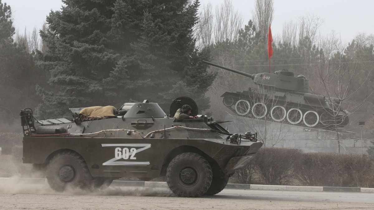 Ruské síly přišly během invaze o 2800 vojáků, tvrdí Ukrajina